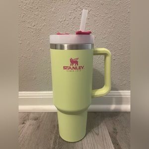 Stanley adventure quencher in citron mix
